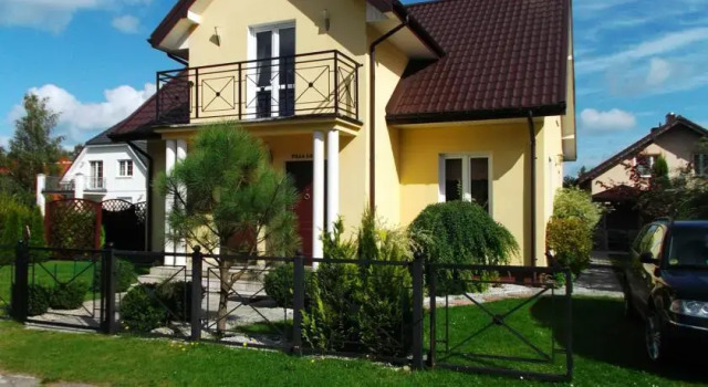 Villa Lilly, Varaa Villa Rowy 