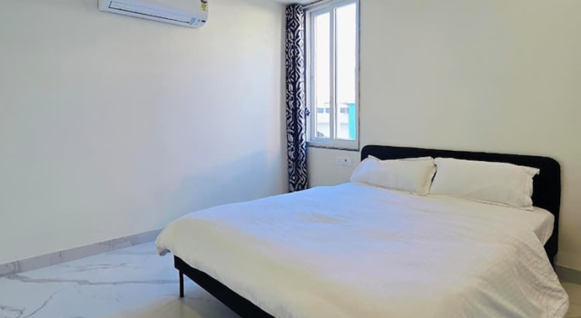 Black Stone- 3 BHK Bapu Nagar, Забронировать Отель Отели штата Раджастхана с парковкой, Парковка