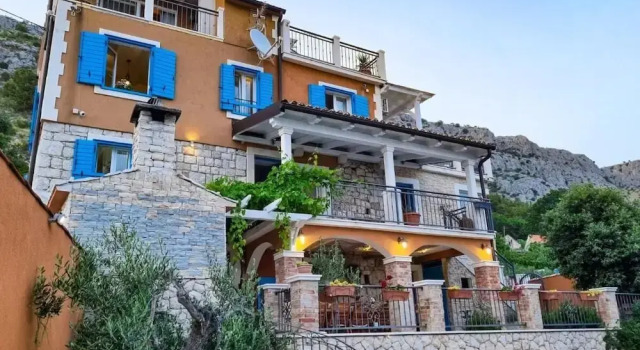 Luxe House, Rezerwuj Willa Hotele w Split-Dalmatia County z parkingiem, Parking