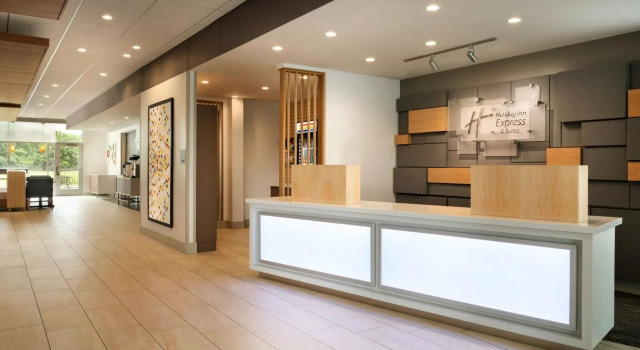 Holiday Inn Express & Suites Omaha Downtown - Old Market by IHG, Забронировать Отель Отели Омаха с бассейном, рядом с Boys Town National Research Hospital - Downtown, Бассейн