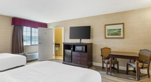 Четырёхместный номер Standard Best Western PLUS Vineyard Inn and Suites