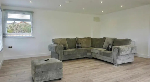 Castle View Chalet by Clonlum Cottages