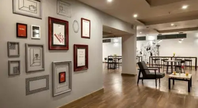 OYO Townhouse 1096 Hotel Redfox Nungambakkam, Забронировать Отель Отели Ченнаи 3 звезды, рядом с Alliance Francaise of Madras, 3*