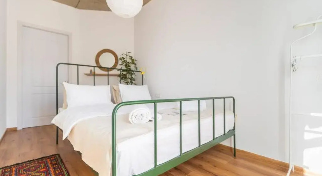 Wehost Apartment Close to Agmashenebeli, Забронировать Апартаменты/квартира Чугурети Тбилиси, рядом с Концертный зал Тбилиси