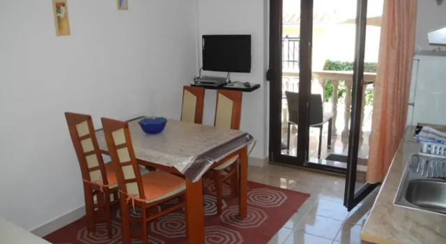 Apartment Elma 21 pax groundfloor, Забронировать Апартаменты/квартира Отели Приморско-Горанской жупания с парковкой, Парковка