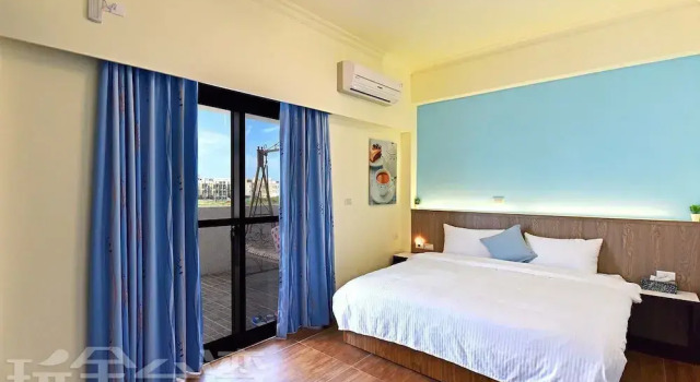 Двухместный номер Classic с балконом Three days and two nights B&B