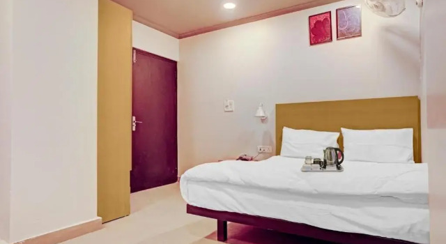 Collection O One Hotel, Забронировать Отель Отели Газиабад с парковкой, Парковка