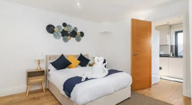 Shoreditch Zone 1 London Stylish Apartment with Balcony | Sleeps 4, Забронировать Апартаменты/квартира Апартаменты Лондона, рядом с Улица Брик-Лейн, Апартаменты/квартира