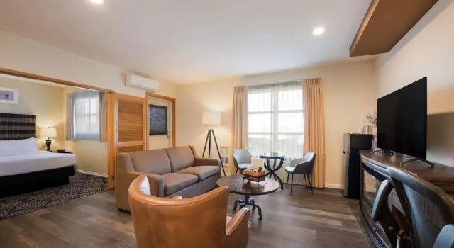 Двухместный люкс Inn at Port Gardner-Everett Waterfront, an Ascend Collection Hotel