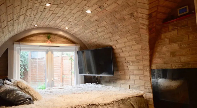 Hobbit-style House in Bath