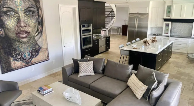 5 Bedroom Luxe Villa on Deep Water Intracoastal, Buchen Sie Villa SPA-Hotels in Deerfield Beach, SPA