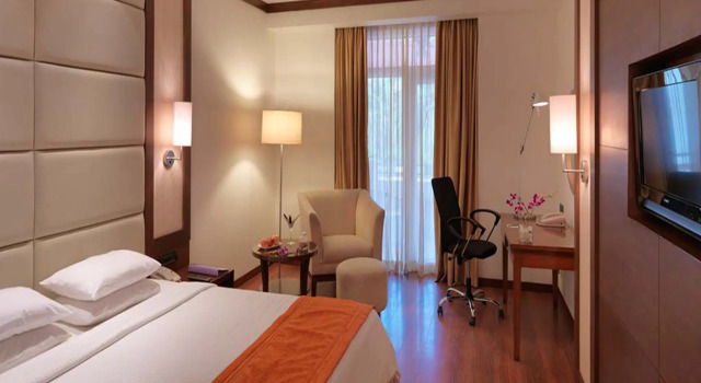Номер Superior Royal Orchid Resort & Convention Centre, Yelahanka Bangalore