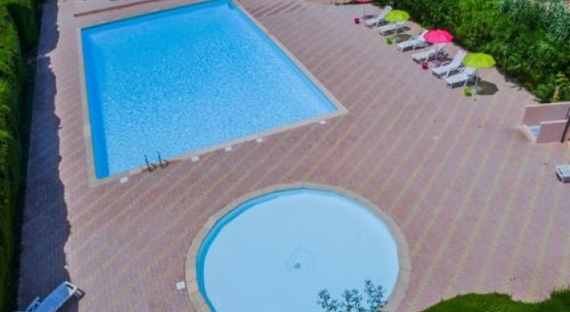 Camping Les Mimosas, Rezerwuj Pole kempingowe Hotele w Mimosa Road z basenem, Basen