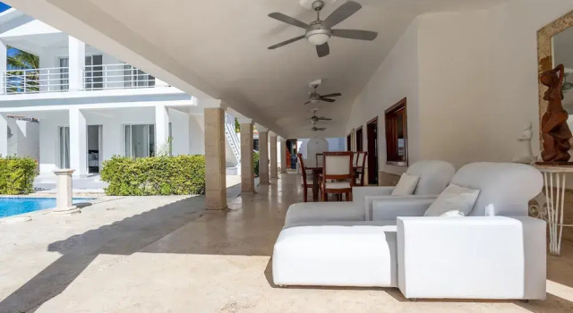 Beachfront 7BR Villa With Pool Maid Los Corales, Prenota Villa Bávaro Punta Cana