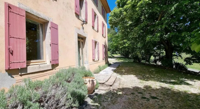 Le Grand Champ, Rezervovat Hotel Hotely v Vélieux s bazénem, Bazén