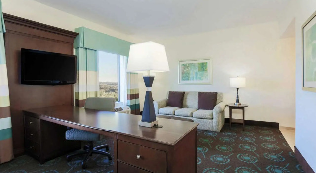 Двухместный люкс Hampton Inn & Suites Wheeling-The Highlands
