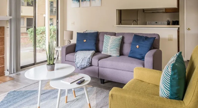 2 BR Apt in Windy Hill near beach by Frontdesk, Book Apartment Jacksonville Florida