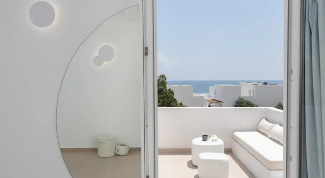 Полулюкс с балконом Отель Voca Hotel & Suites