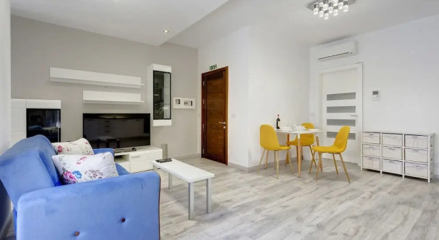 Splendid Apartment, Steps Away From the Sea