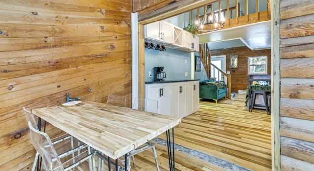 Pool, Beach & Lake Access: Poconos Cabin Escape!, Buchen Sie Ferienhaus Tobyhanna 