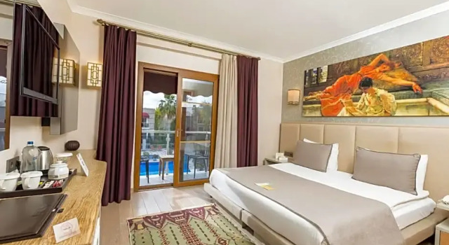 Номер Standard с видом на бассейн Bodrium Hotel & Spa - City Center