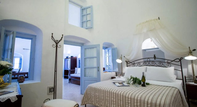 Lithies Traditional Homes, Забронировать Отель Отели Фиростефани с бассейном, Бассейн