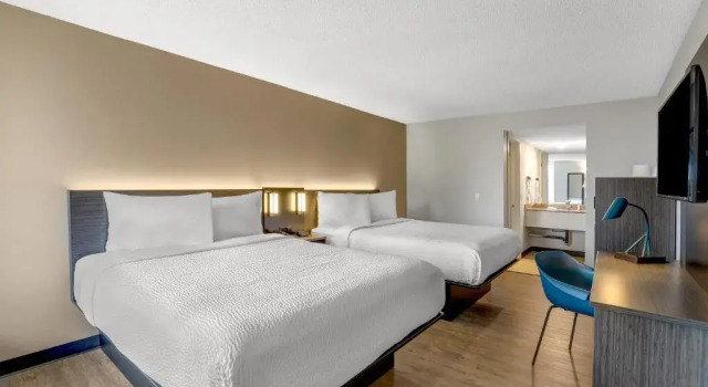 Номер Deluxe Motel 6 Brooks AB