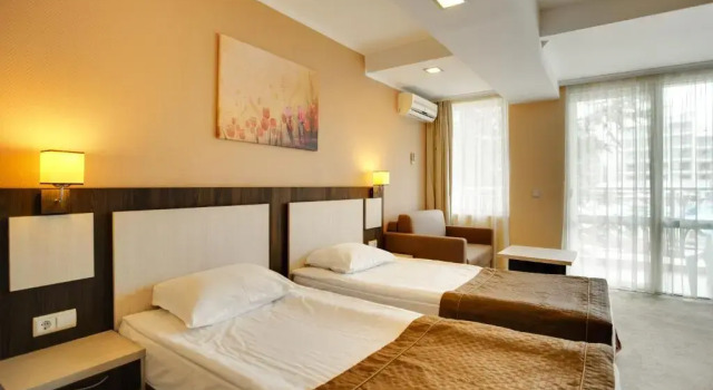 Двухместный номер Standard с видом на бассейн DIT Evrika Beach Club Hotel - All Inclusive