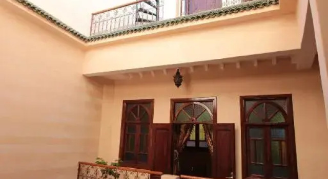 Camera Economy Riad Dantella