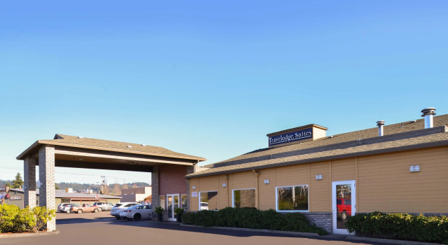 Travelodge Suites Newberg, Varaa Hotelli Newberg Willamette Valley