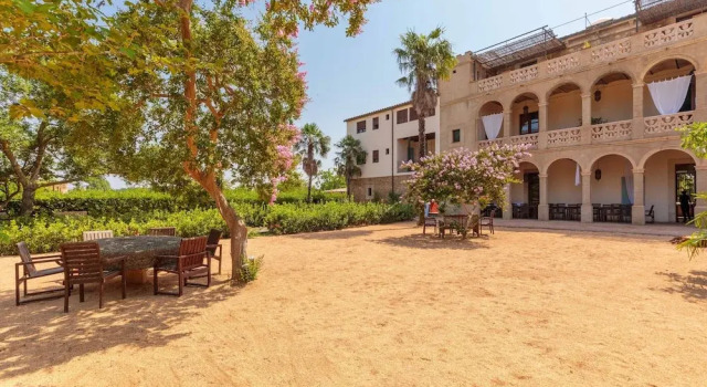Flateli Casa Indiana, Boek Villa Bordils Gironès