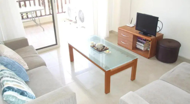2 bedroom apartment E8 located pool level, sea view, FREE WIFI, Boek Appartement Peyia Paphos