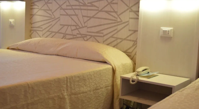 Четырёхместный номер Comfort с балконом Hotel Villa Paola