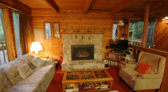 Snowline Cabin #35 - A pet-friendly country cabin. Now has air conditioning, Buchen Sie Ferienhaus Villen in Glacier, Villa