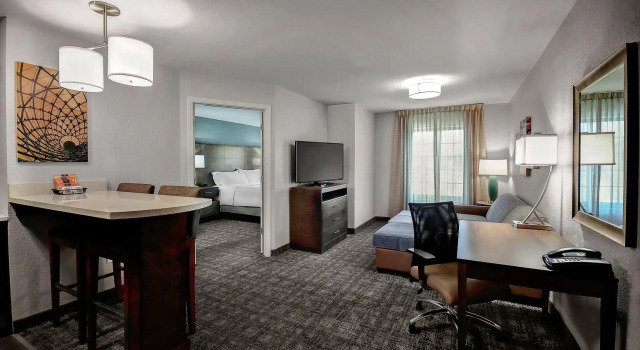 Двухместный люкс c 1 комнатой Staybridge Suites - Holland by IHG