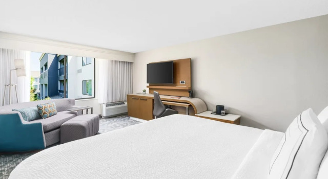 Двухместный номер Standard с балконом Courtyard by Marriott Dallas Lewisville