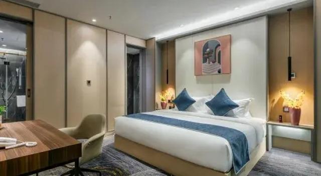 Люкс Business Pu'er Yuejing Hotel (Tea City Simao Airport Center)