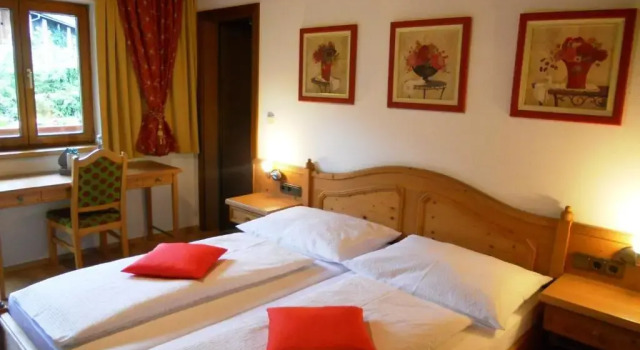 Pension Zeitlos, Rezerwuj Hotel Hotele w Salzburg z parkingiem, Parking