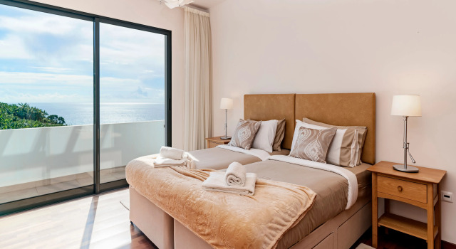 Contemporary villa, heated infinity pool, sea-views | Designhouse, Rezerwuj Hotel Arco da Calheta Madera
