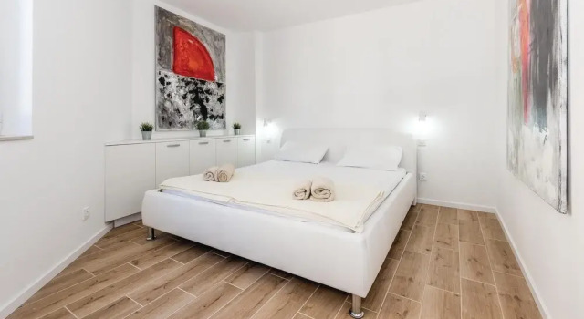 Stunning Home in Betina With Wifi and 3 Bedrooms, Забронировать Отель Бетина Murter Island, рядом с Частный Пляж «Апартментс Сандра»