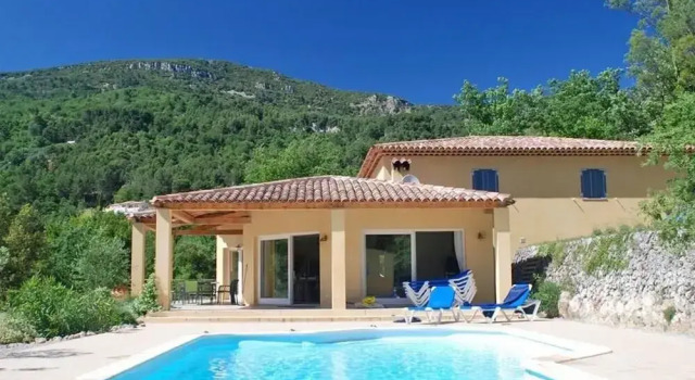 Luxurious Villa With Swimming Pool in Bargemon, Provence, Забронировать Вилла Виллы Овернь-Рона-Альпы, Вилла