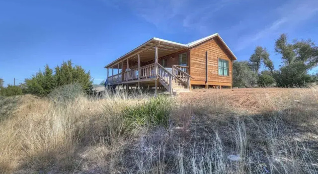 Mesquite Cabin With Hot Tub & Hill Country Views