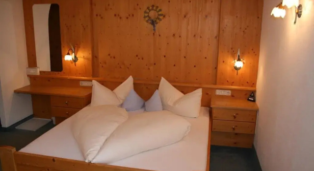 Haus Oberland, Rezerwuj Hotel Hotele w Tyrol z parkingiem, Parking