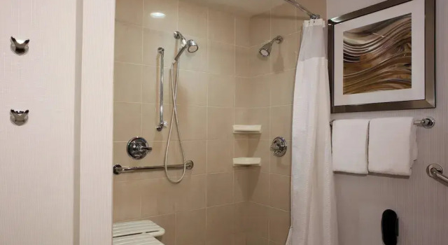 Номер Courtyard by Marriott Hamilton
