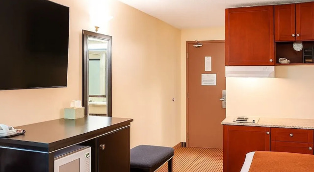 Четырёхместный номер Standard Travelodge by Wyndham Valleyview AB