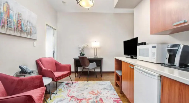 Семейный люкс с 2 комнатами Willowdale Hotel Toronto North York