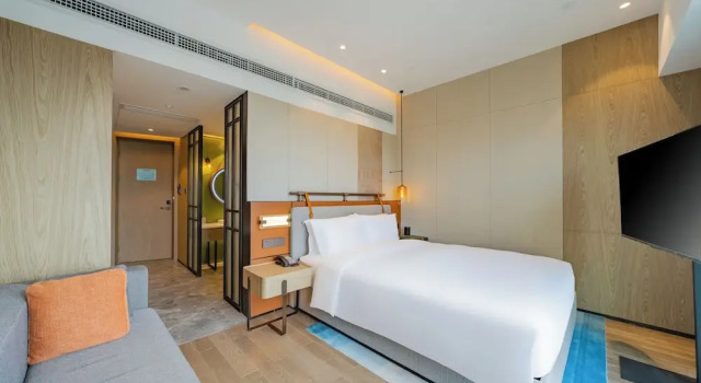 Двухместный номер Standard Holiday Inn Zhuhai City Center by IHG