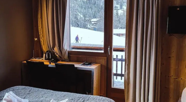 Трёхместный номер Standard с балконом Chalet-Hôtel Les Rhodos