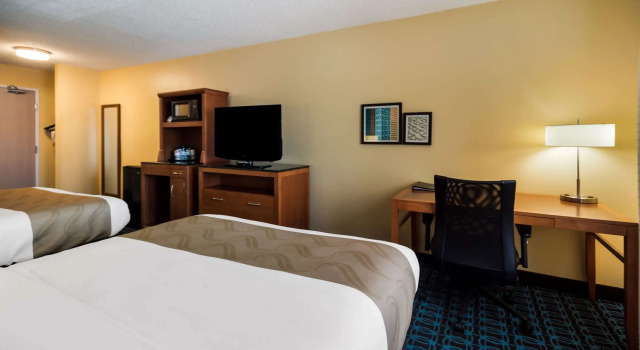 Четырёхместный номер Standard Quality Inn & Suites Bozeman