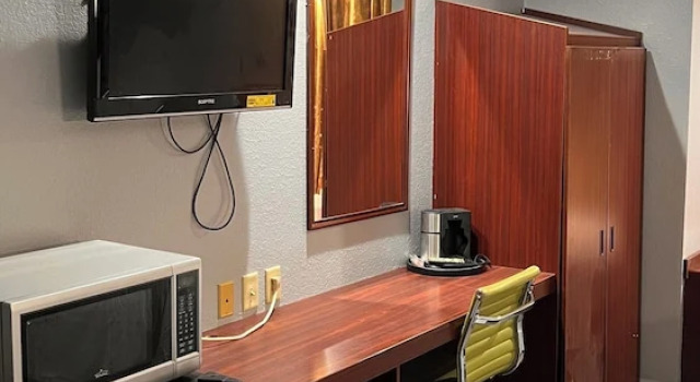 Одноместный номер Deluxe BlissPoint Inn & Suites, Northwood